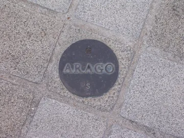 Arago medallion set into a Paris street