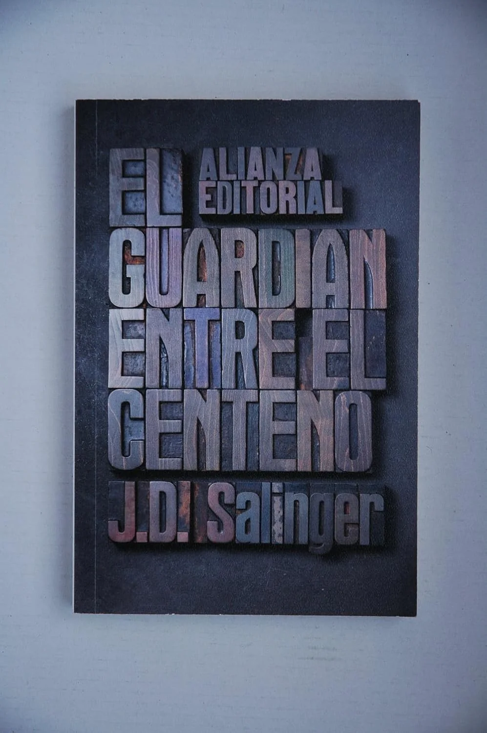 Portada de El guardián entre el centeno
